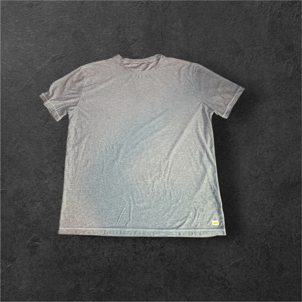 Vuori Men's Blue T-Shirt Sz